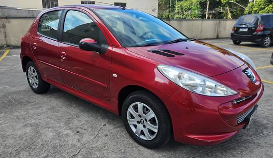 PEUGEOT 207 1.4 XR 8V FLEX 4P MANUAL PEUGEOT 207 1.4 XR 8V FLEX 4P MANUAL